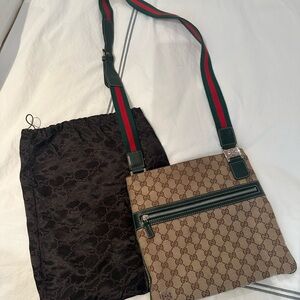 Gucci messenger bag